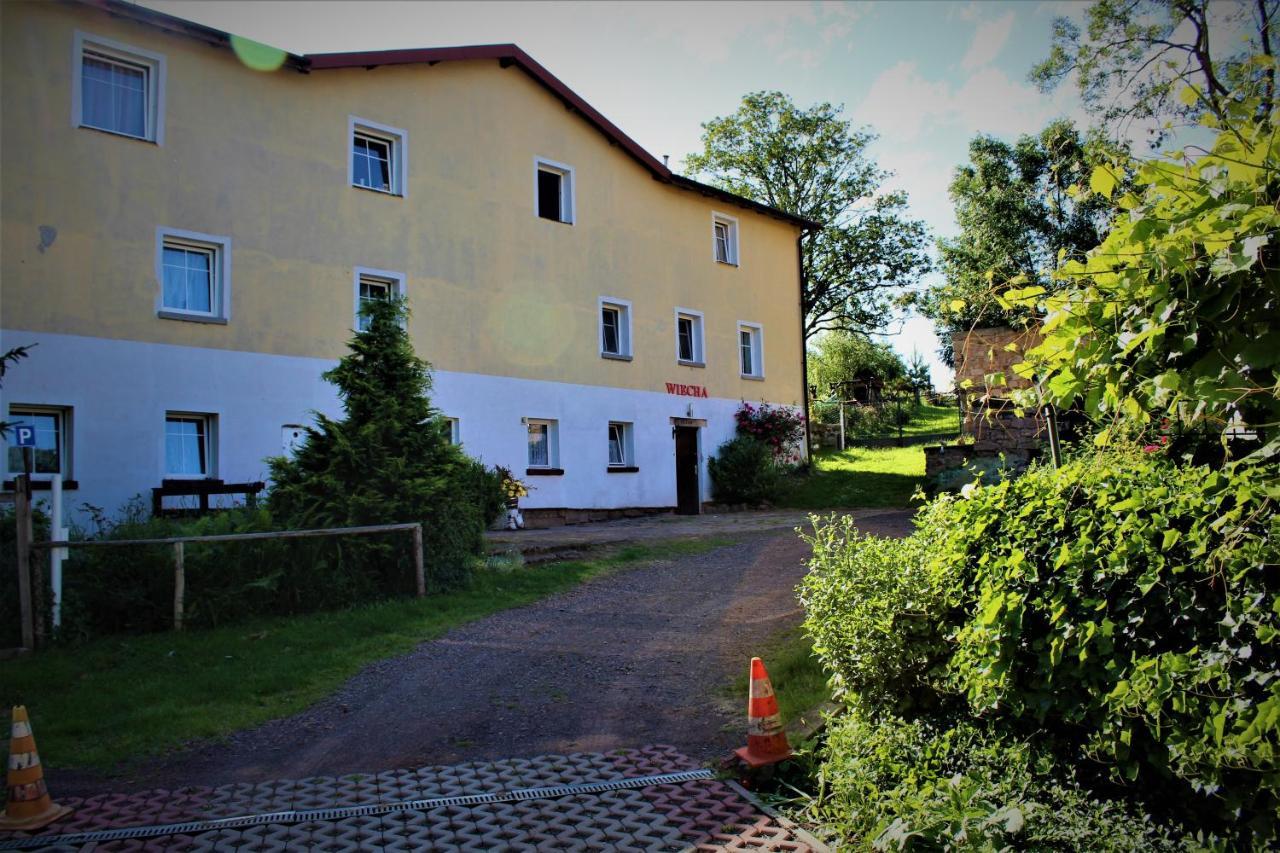 Zagroda Agroturystyczna Wiecha Mieroszow Exterior foto