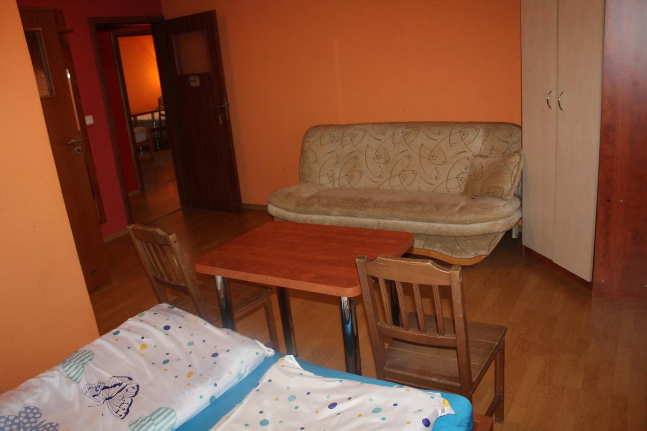 Zagroda Agroturystyczna Wiecha Mieroszow Exterior foto