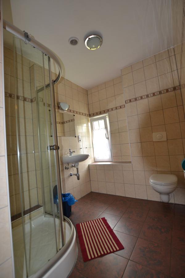 Zagroda Agroturystyczna Wiecha Mieroszow Exterior foto